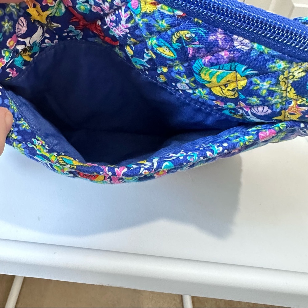 Disney Vera Bradley Little Mermaid large hipster Ariel Floral deep ultramarine - Picture 5 of 8